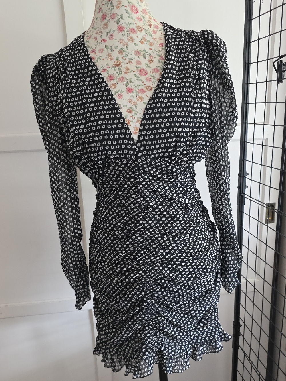 Zara Black Polka Dot V-Neck Mini Dress Size MEDIUM - Picture 3 of 11